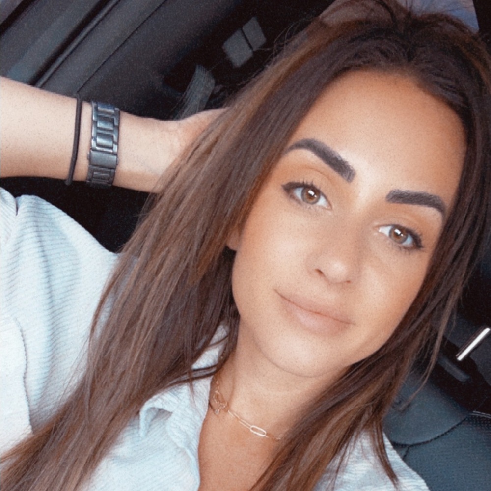 Meet your Posher, Chloe